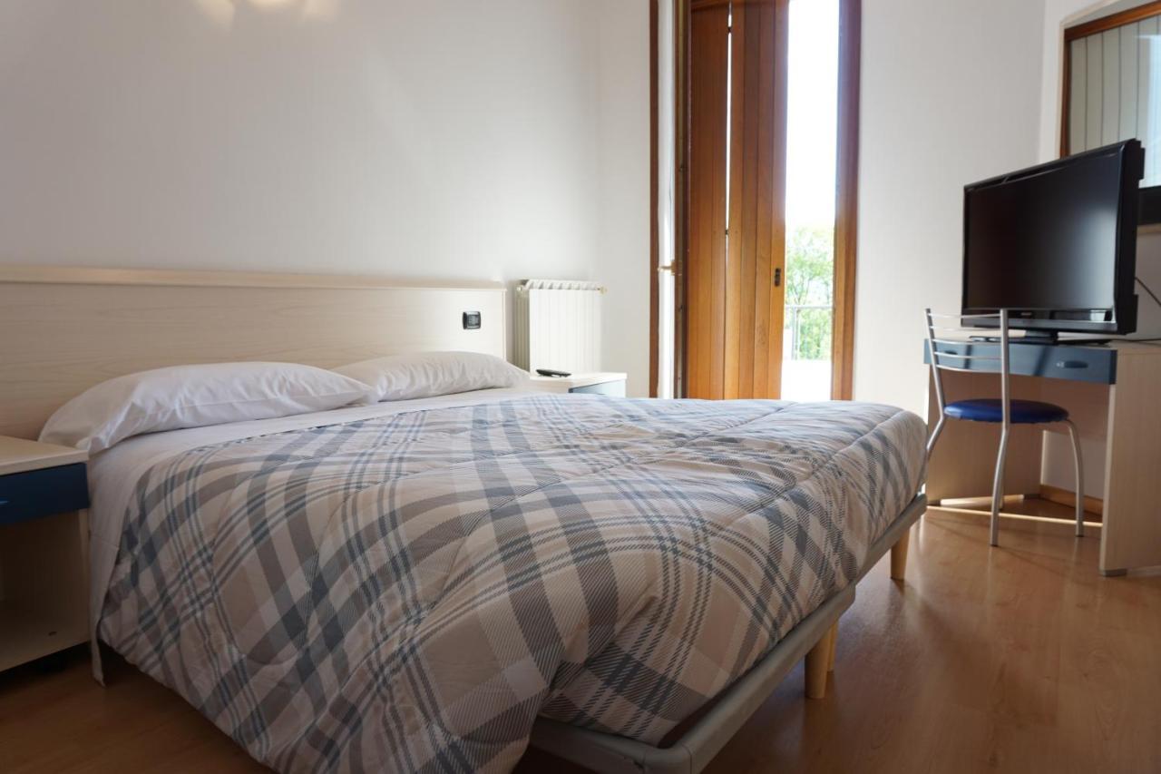 B&B La Villetta Брено Экстерьер фото