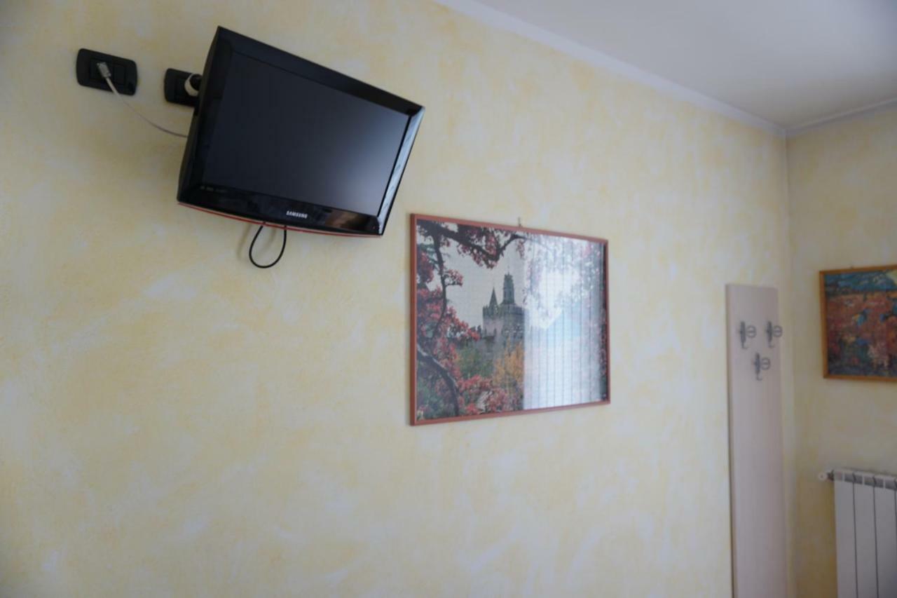 B&B La Villetta Брено Экстерьер фото