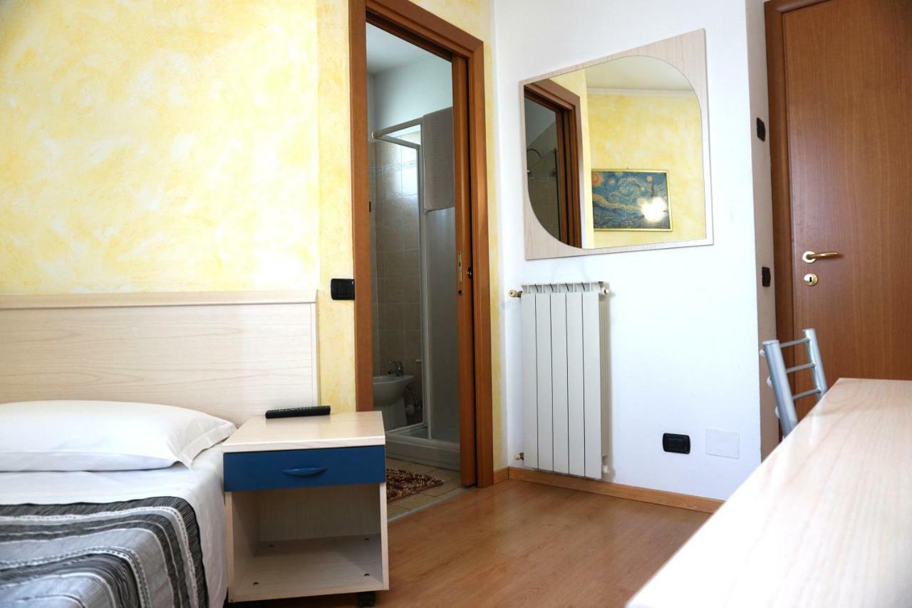 B&B La Villetta Брено Экстерьер фото
